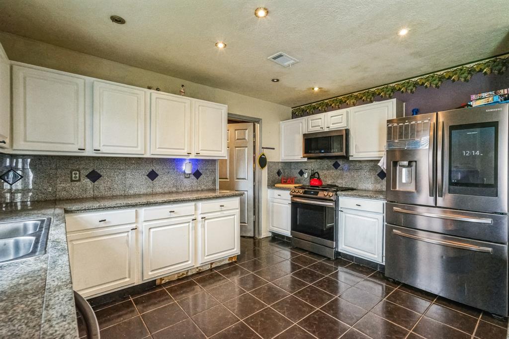 18006 Hobby Forest Lane, Humble, Texas image 11