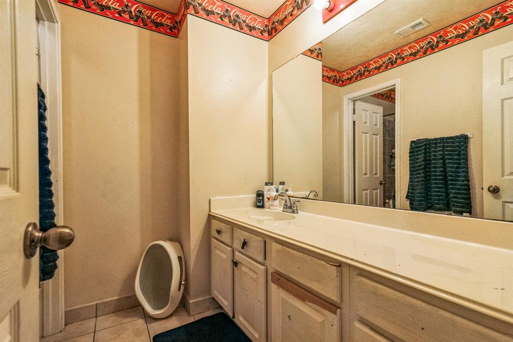 18006 Hobby Forest Lane, Humble, Texas image 22