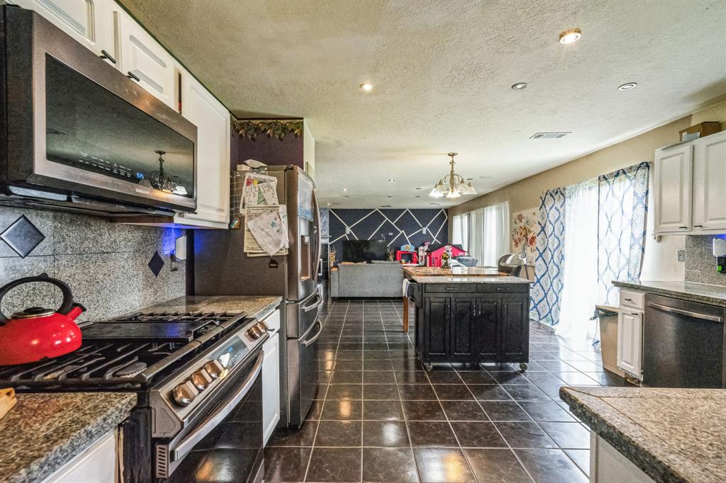 18006 Hobby Forest Lane, Humble, Texas image 12