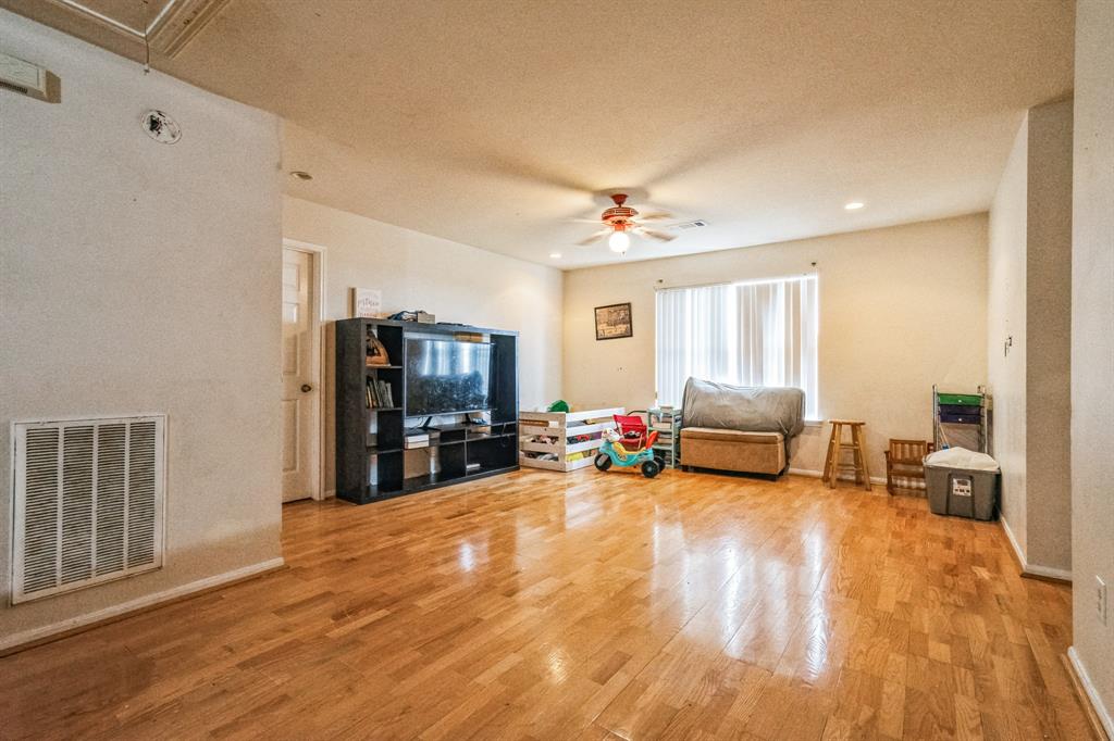 18006 Hobby Forest Lane, Humble, Texas image 7