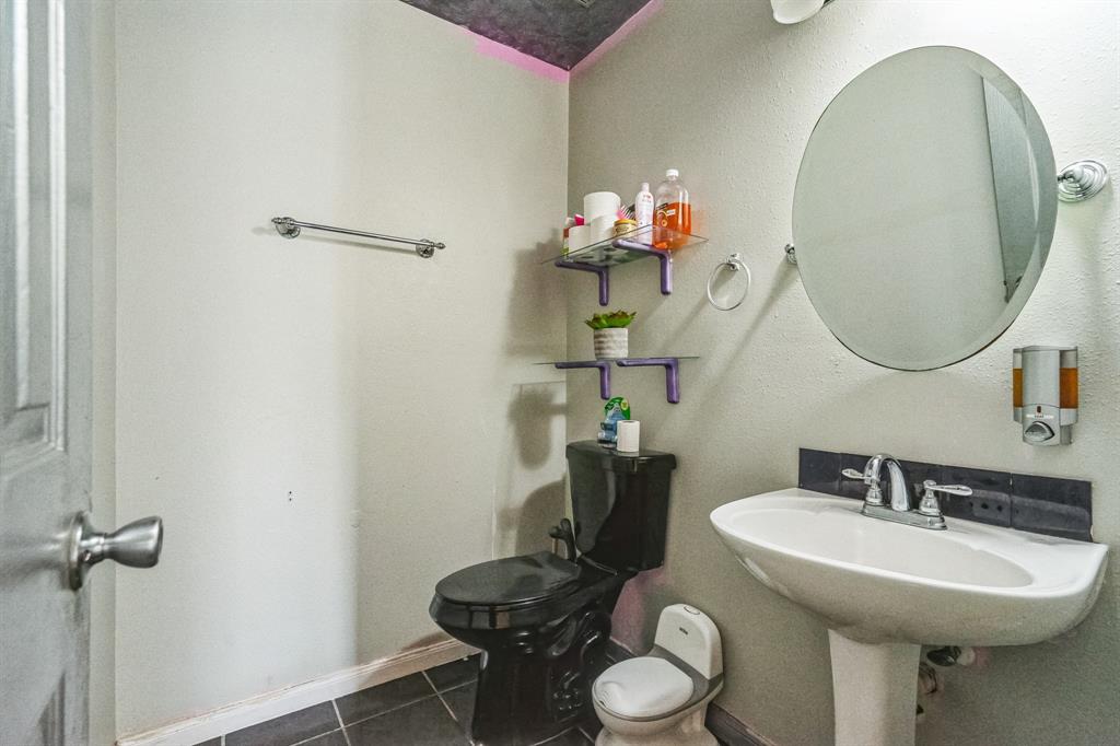 18006 Hobby Forest Lane, Humble, Texas image 26