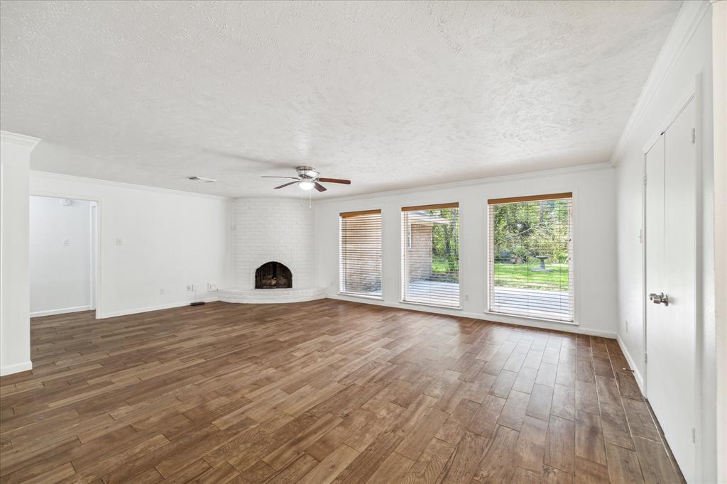2158 Little Cedar Drive, Kingwood, Texas image 3