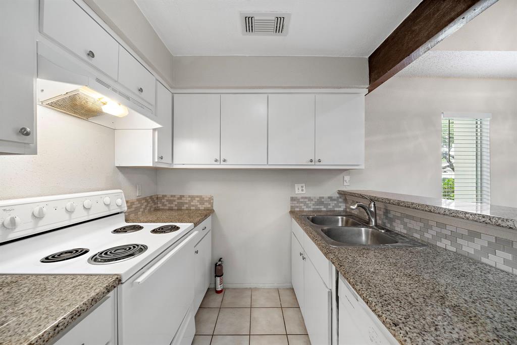 12980 Greenway Chase Court #2980, Houston, Texas image 6