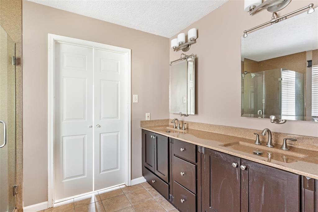 7311 Oak Walk Drive, Humble, Texas image 25
