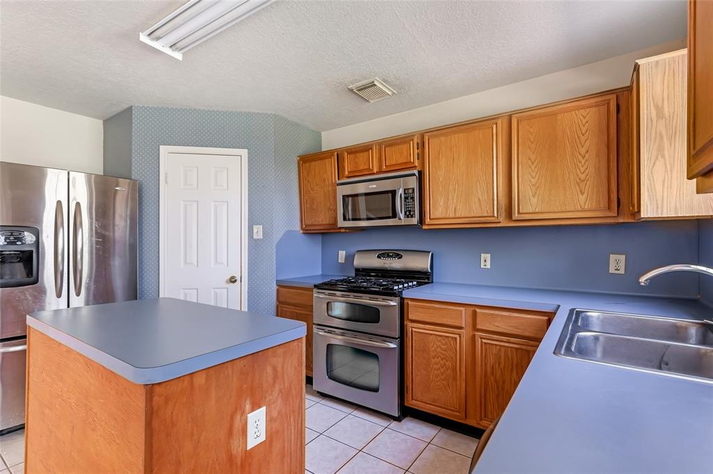7311 Oak Walk Drive, Humble, Texas image 15