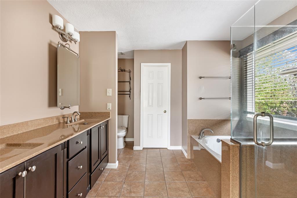 7311 Oak Walk Drive, Humble, Texas image 23