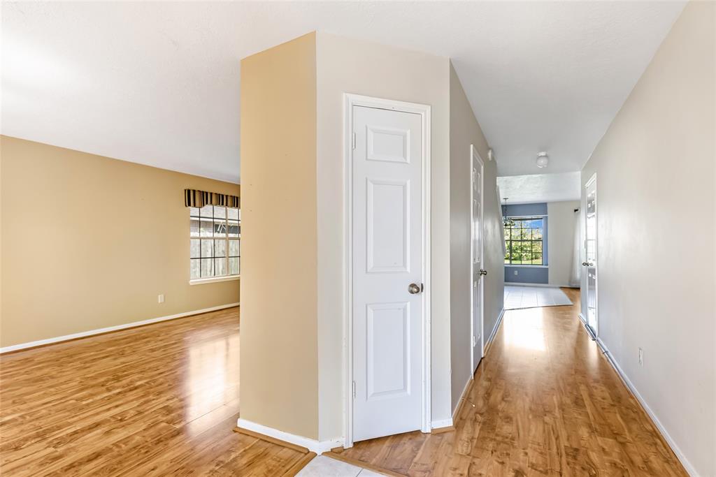 7311 Oak Walk Drive, Humble, Texas image 4