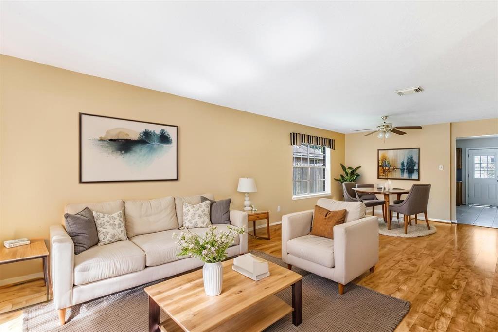 7311 Oak Walk Drive, Humble, Texas image 5