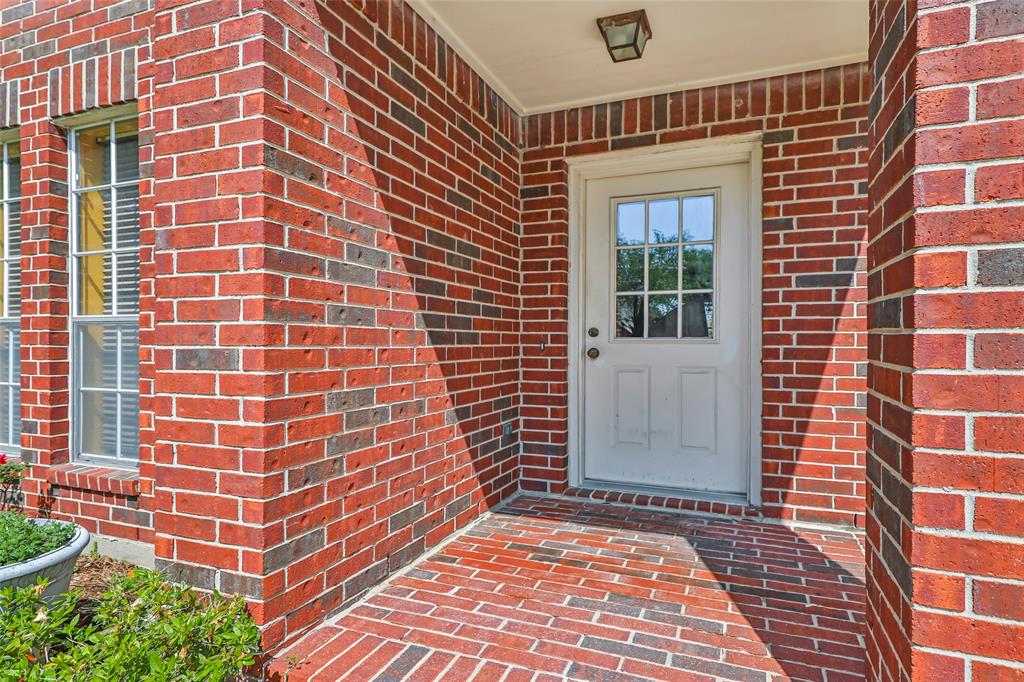 7311 Oak Walk Drive, Humble, Texas image 2