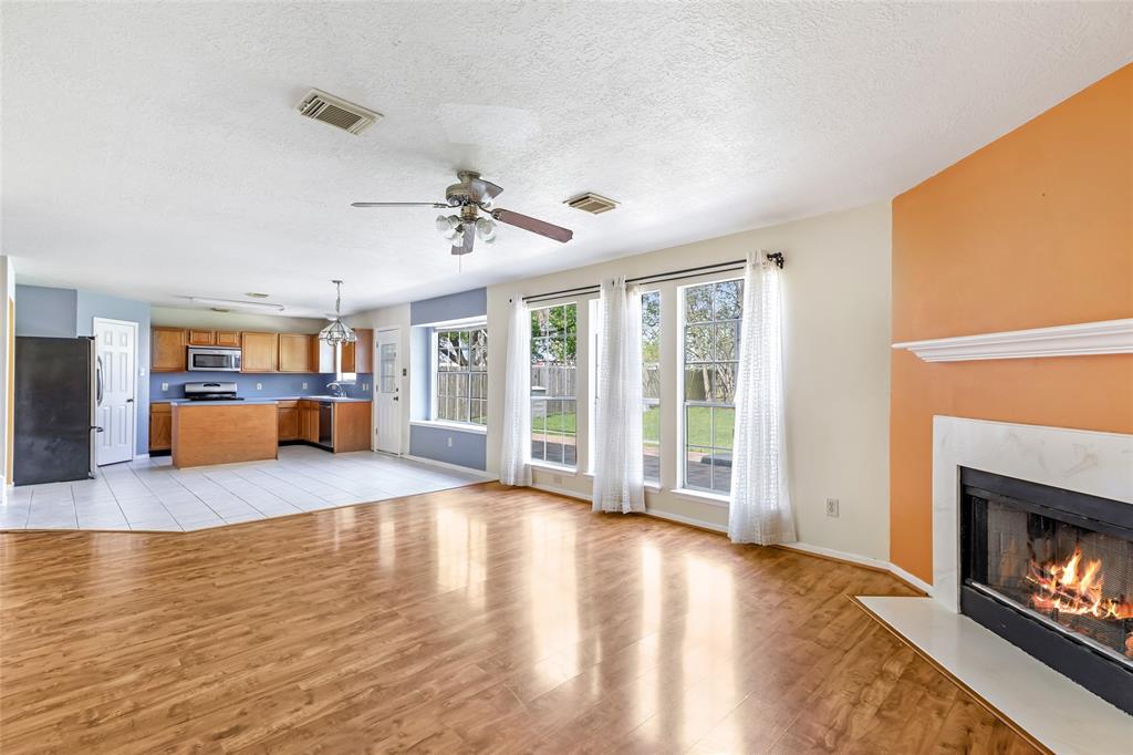 7311 Oak Walk Drive, Humble, Texas image 12