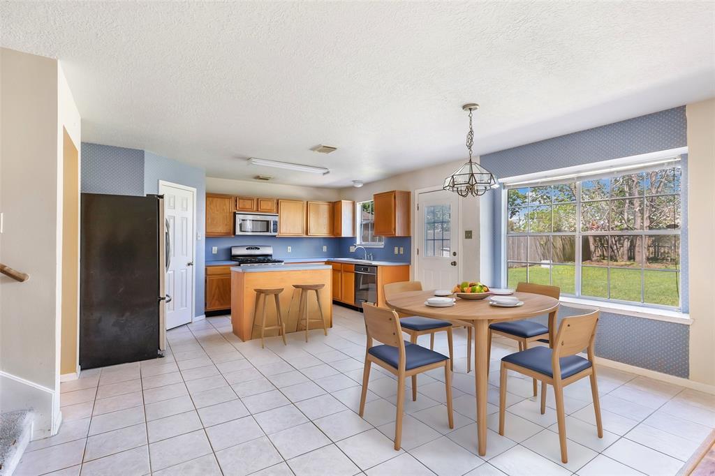 7311 Oak Walk Drive, Humble, Texas image 13