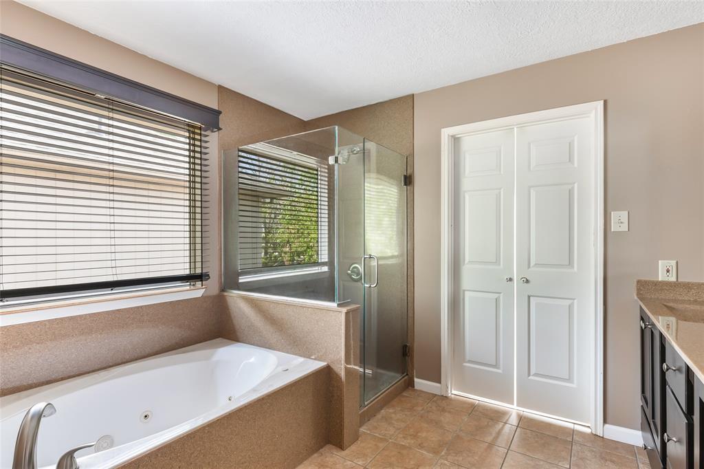 7311 Oak Walk Drive, Humble, Texas image 24