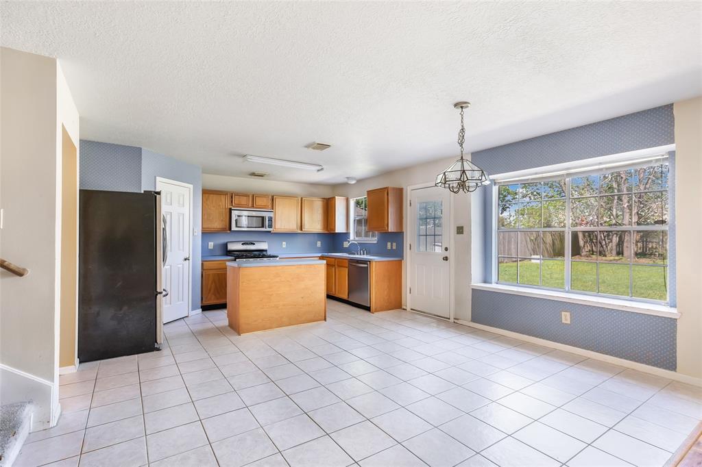 7311 Oak Walk Drive, Humble, Texas image 14