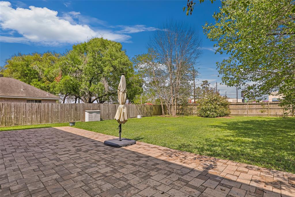 7311 Oak Walk Drive, Humble, Texas image 37