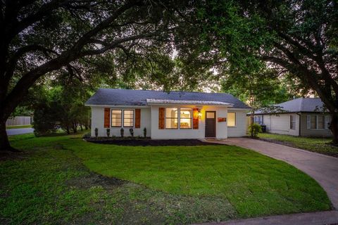 A home in Rosenberg