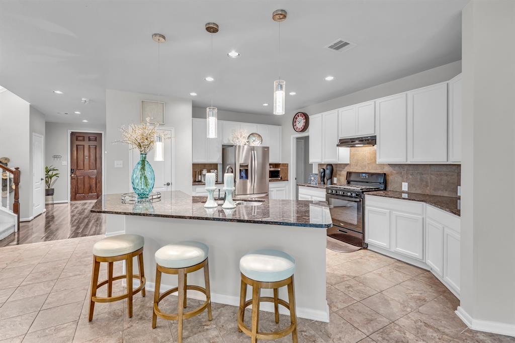 4330 Lake Cypress Circle, Houston, Texas image 12