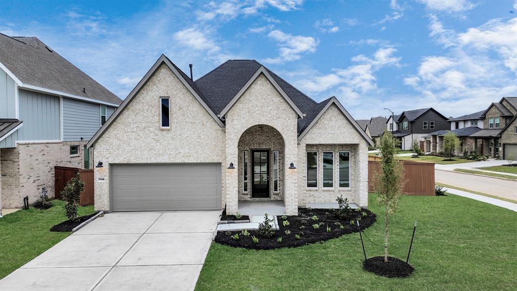 7706 Clover Gully Lane, Katy, Texas image 1