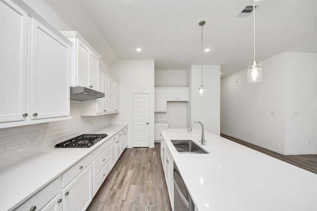 7706 Clover Gully Lane, Katy, Texas image 31