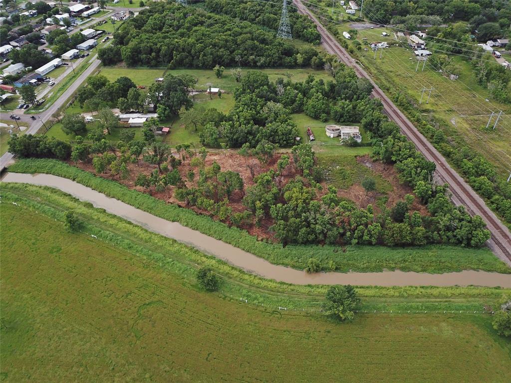 3720B County Road 144, Alvin, Texas image 22