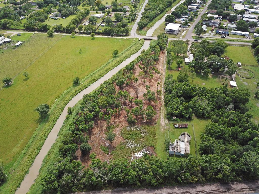 3720B County Road 144, Alvin, Texas image 16