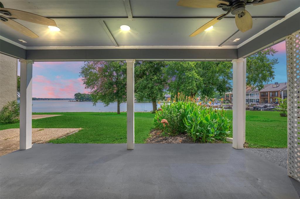 1437 Bowsprit Point