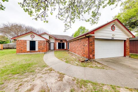 Single Family Residence in Spring TX 22811 Pine Mist Lane.jpg