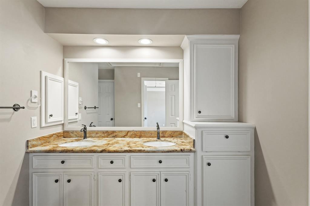 1810 Seven Maples Drive, Kingwood, Texas image 28