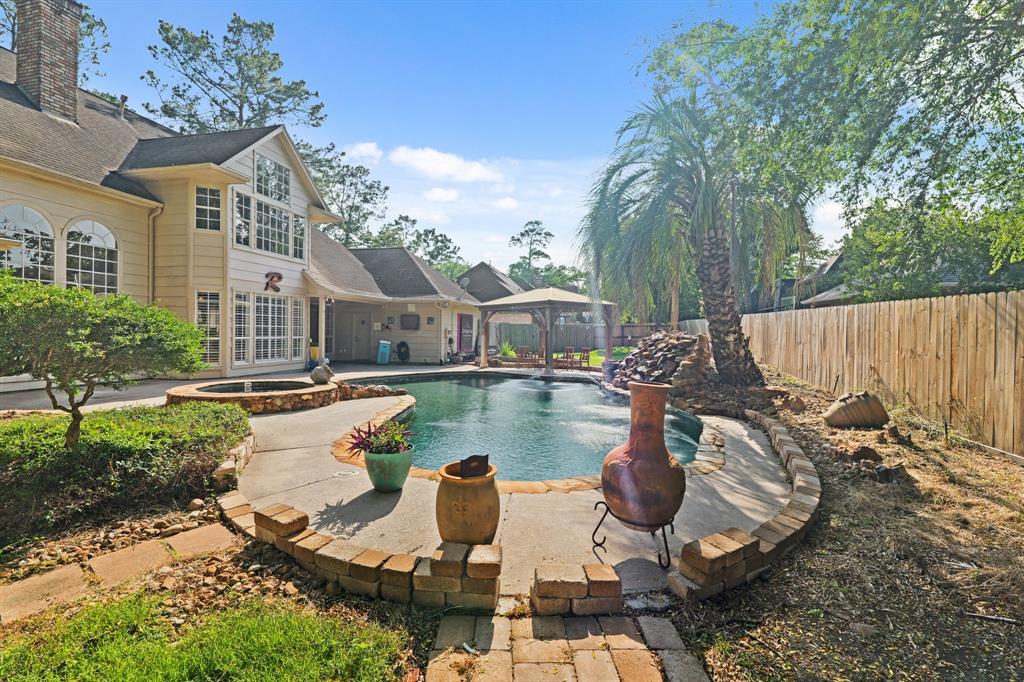 1810 Seven Maples Drive, Kingwood, Texas image 34