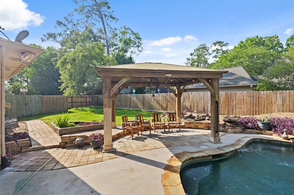 1810 Seven Maples Drive, Kingwood, Texas image 33