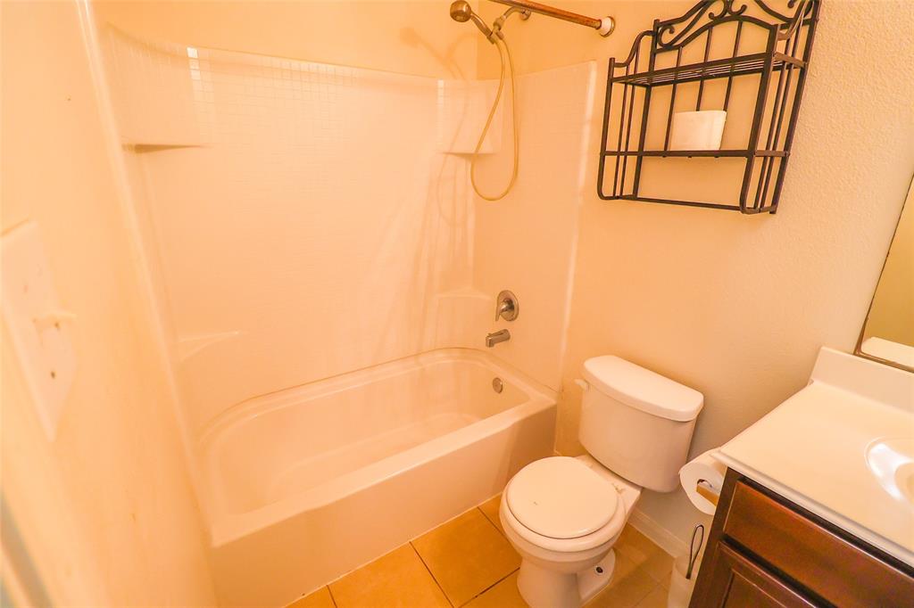 2422 Heath Ridge Lane, Rosenberg, Texas image 15