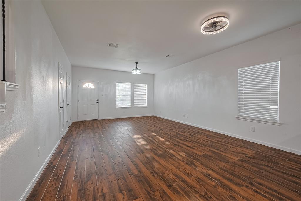 10118 Mariposa Stream Court, Houston, Texas image 9