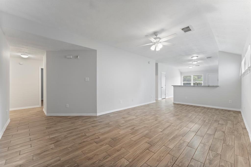 5041 Willow Point Drive, Conroe, Texas image 16