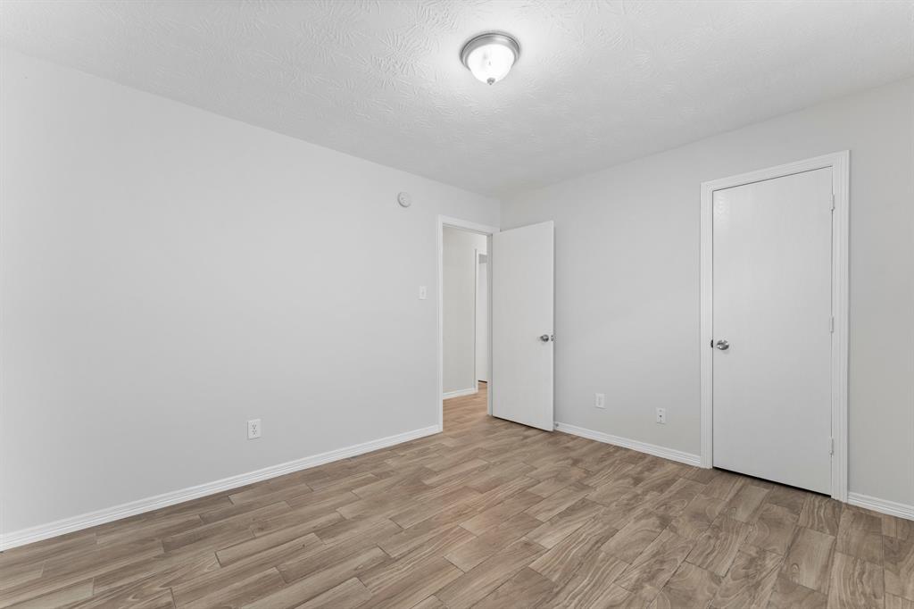 5041 Willow Point Drive, Conroe, Texas image 14