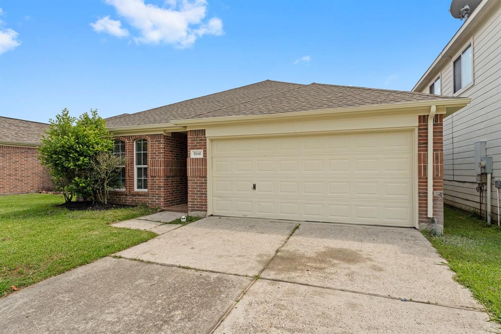 5041 Willow Point Drive, Conroe, Texas image 3
