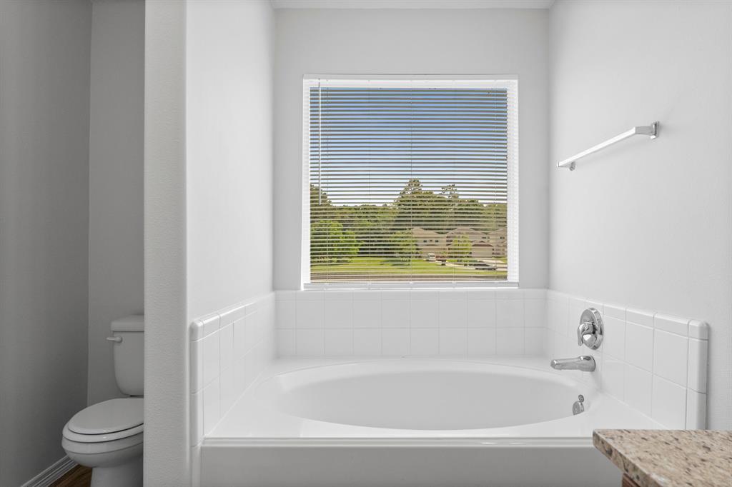 5041 Willow Point Drive, Conroe, Texas image 31