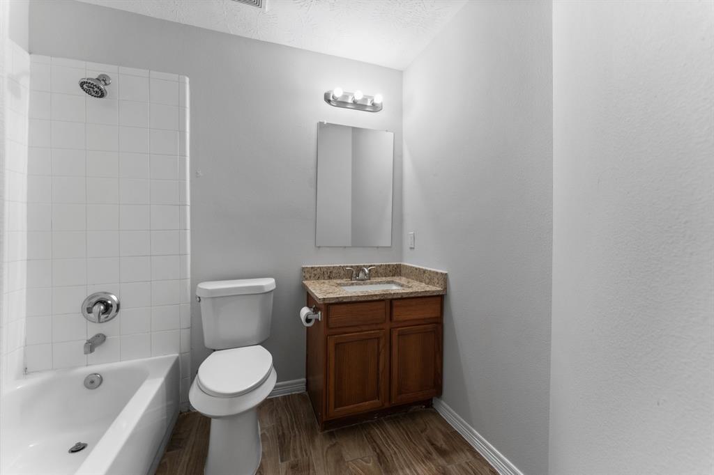 5041 Willow Point Drive, Conroe, Texas image 12