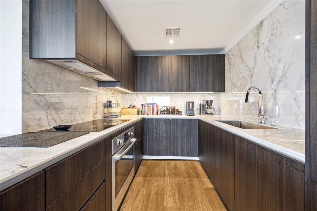1701 Hermann Drive 23B