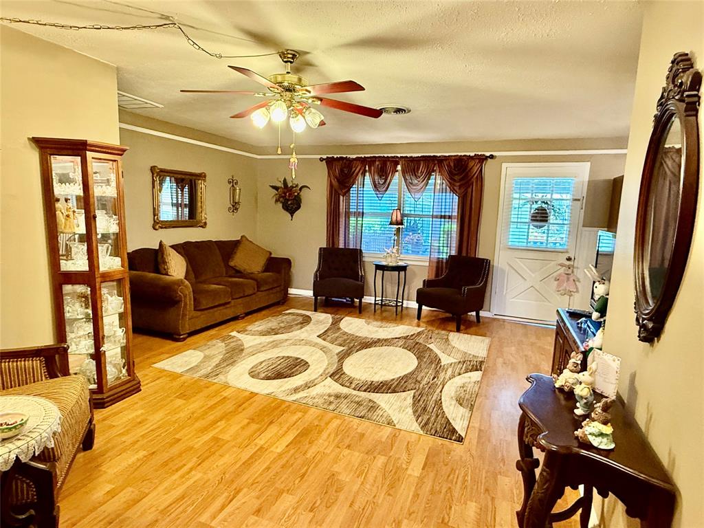 1310 Zapp Lane, Pasadena, Texas image 5
