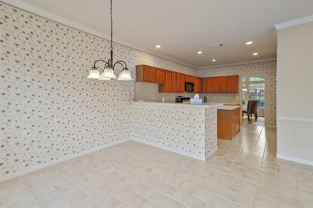 1383 El Camino Village Drive, Webster, Texas image 7