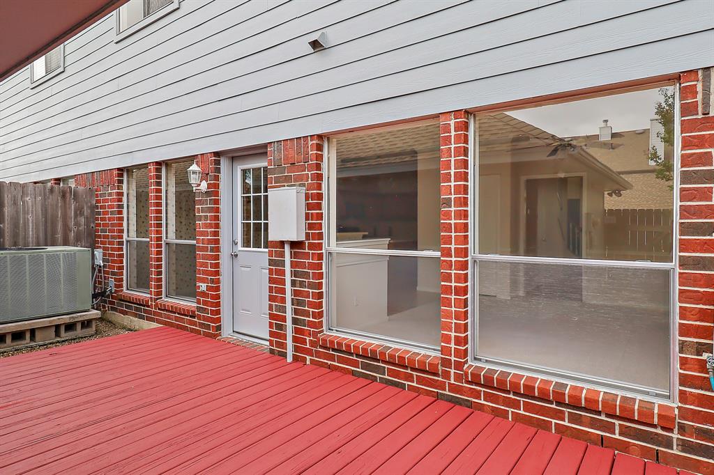 1383 El Camino Village Drive, Webster, Texas image 28