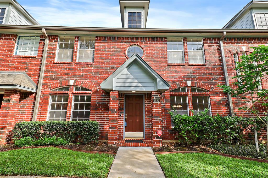 1383 El Camino Village Drive, Webster, Texas image 2