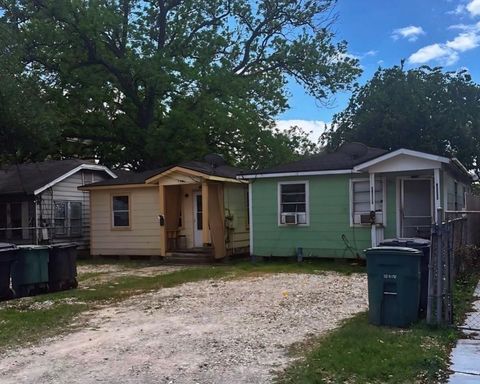 1204 Johnston Street Houston TX 77022
