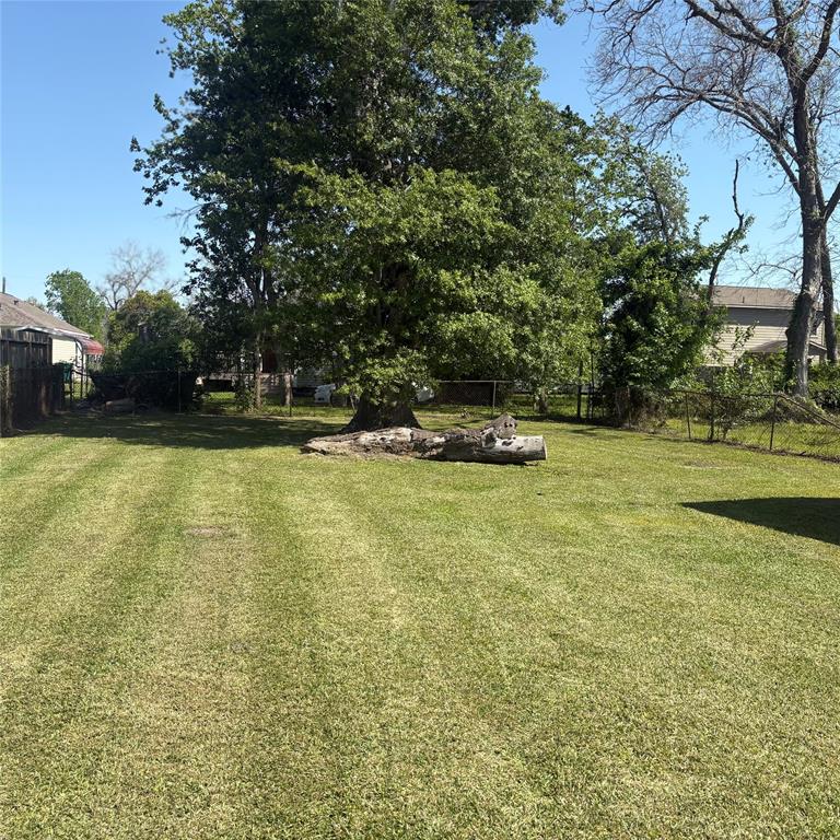 2013 Rosalee Street, La Marque, Texas image 4