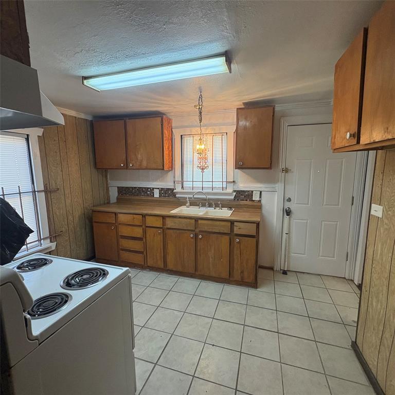 2013 Rosalee Street, La Marque, Texas image 8