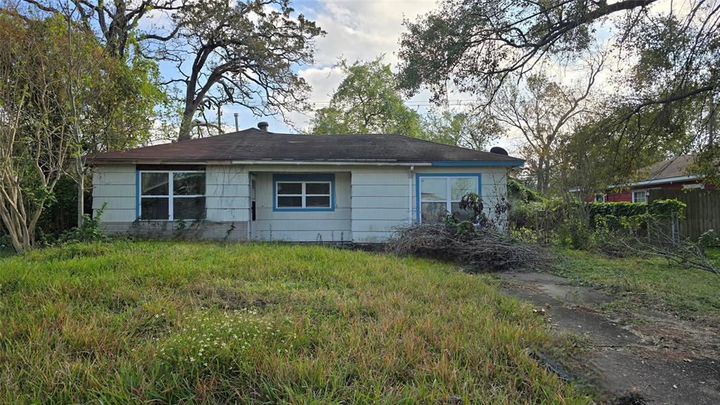 15506 Vonnett Street, Channelview, Texas image 1