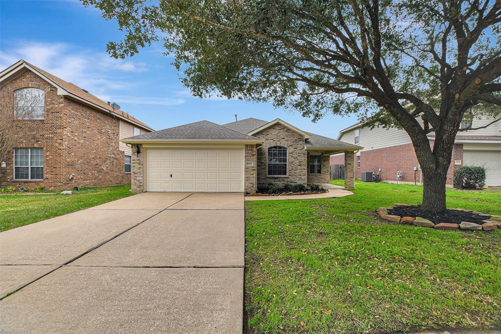 18902 Knobby Oaks Place, Magnolia, Texas image 1