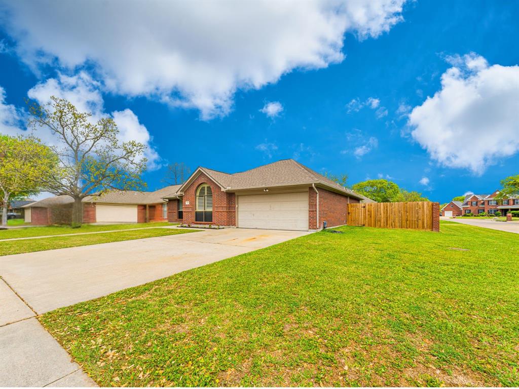 1410 26th Avenue, Texas City, Texas image 2