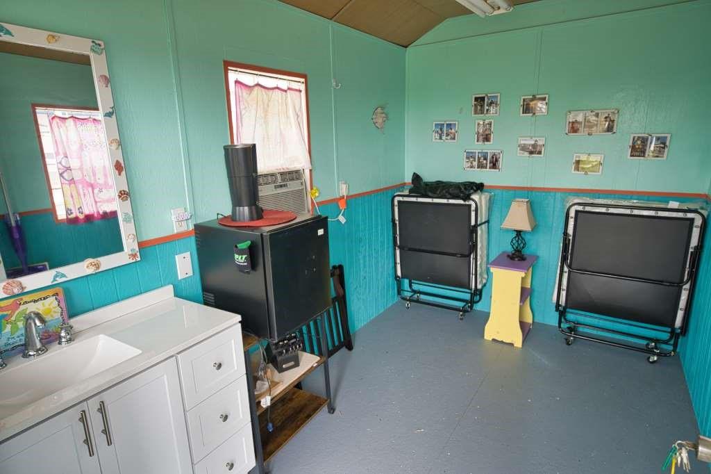 355 County Road 201, Sargent, Texas image 30