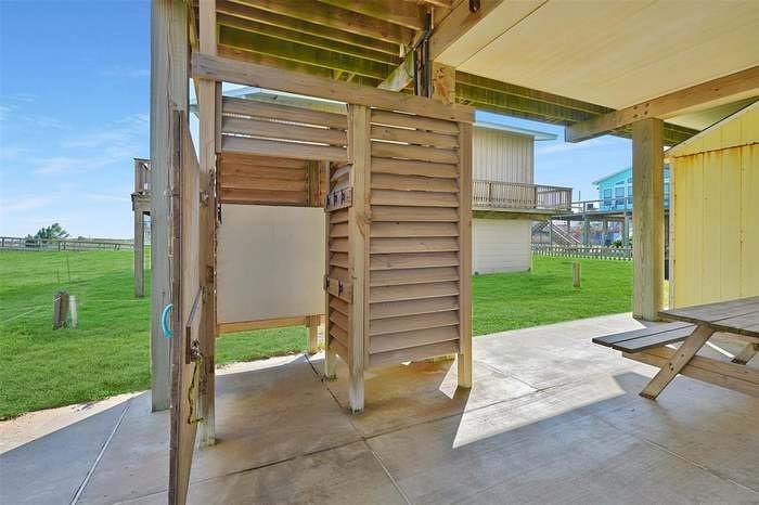111 Yucca Avenue, Surfside Beach, Texas image 30