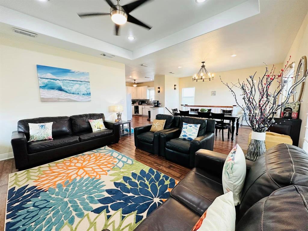 111 Yucca Avenue, Surfside Beach, Texas image 11